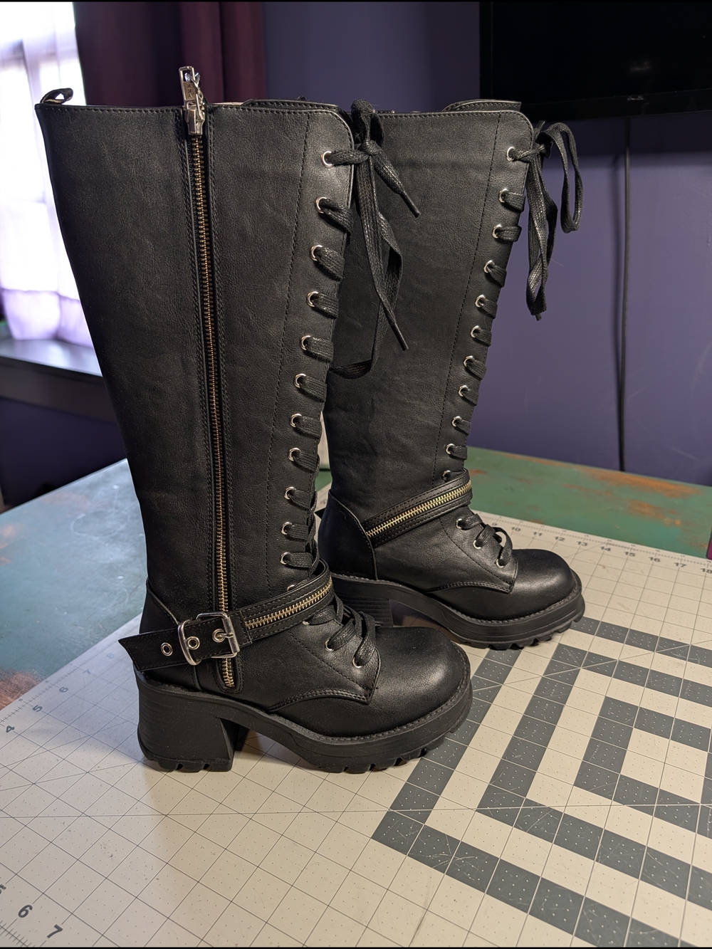 Demonia Bratty Lace-Up Knee-High Combat Boots Size 6 - Picture 2 of 8